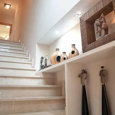 Apartment Halo - Blissful Spanish Retreat With Balcony And Pool