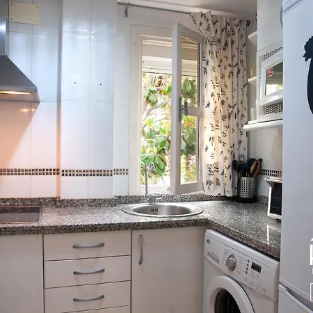 Halo - Blissful Spanish Retreat With Balcony And Pool * Marbella