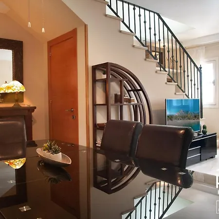 Halo - Blissful Spanish Retreat With Balcony And Pool Apartment Marbella