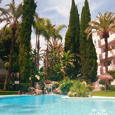 Apartment Halo - Blissful Spanish Retreat With Balcony And Pool *