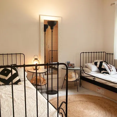 Apartment Halo - Blissful Spanish Retreat With Balcony And Pool Marbella
